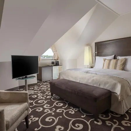Grand Hotel Bohemia-2